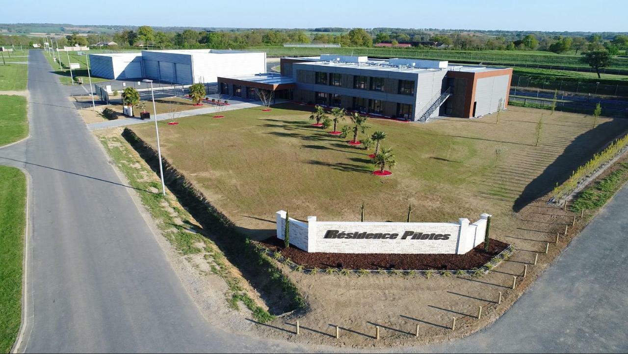 Residence Des Pilotes Le Vigeant Exterior foto